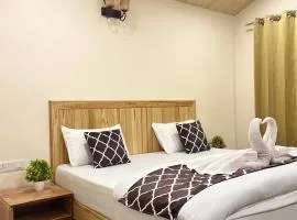 Ahava Kasol Riverside Cafe and Cottages