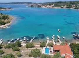 Villa Peace & Quiet by Villas Guide