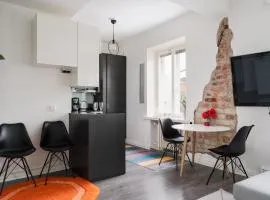 Cozy Renovated 1BR in City Center