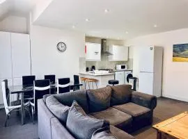 High Street Duplex 3 Bed Flat