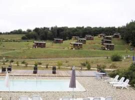 ZEcamping 4 familial animaux acceptés bien-être piscine chauffée, viešbutis mieste Estipouy