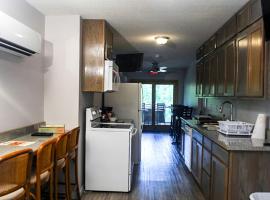 Waterfront Vacation Rental for Two Guests near Ohiopyle State Park, Pennsylvania, hotel v destinaci Confluence