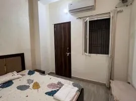 Shri Radhika Madhav Guest House