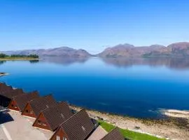 Loch Linnhe Waterfront Lodges with Hot Tubs