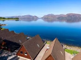 Loch Linnhe Waterfront Lodges with Hot Tubs