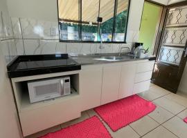 Sua casa em Dourados, hotel en Dourados