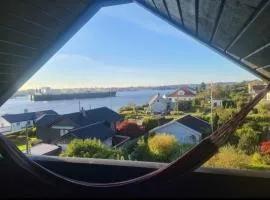 Rom med privat bad, gratis parkering og Wifi