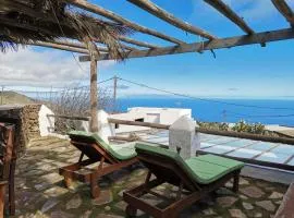 Casa Rural Acogedora con Vistas al Mar y BBQ