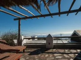Casa Rural Acogedora con Vistas al Mar y BBQ