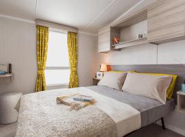 Riverside Essential Clover Caravan Pet 1, hotel in Wooler