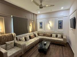 2 Bed Condo With Lift And Drawing Dining, kondo-apartman u gradu 'Karachi'