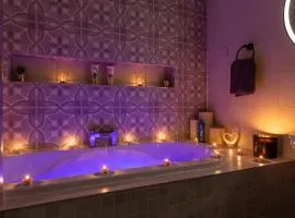Bradford Luxury Central Apartment with Jacuzzi
