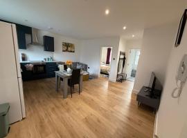 Beautiful luxurious entire flat free parking، فندق في فيرهام