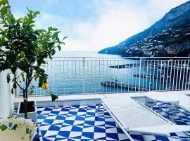 Amalfully Boutique Apartment - A seaview gem