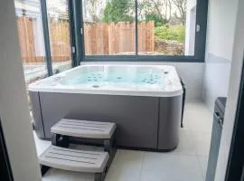 Projecteur sur ma bulle - Studio Viens dans ma bulle avec JACUZZI privé