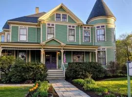 LimeRock Inn