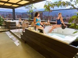 Stadium Hideaway Rosa Negra Jacuzzi