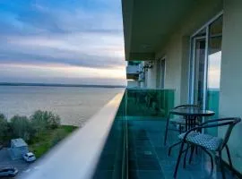Sunny View Suites Mamaia by Moonlight Apartments