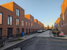 Cosy Room Salford, Manchester - 90secs to Bus stop & convenience store