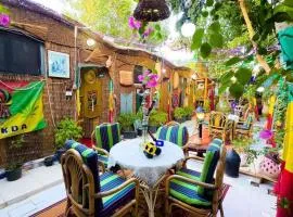 peace garden hostel & camp
