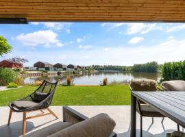 Lakeside Luxury Villa at Penati Golf Resort, хотел на плажа в &Scaron;ajd&iacute;kove Humence