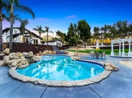 The Grand Vista Getaway