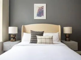 Airy Studio Downtown Boston Pet Friendly
