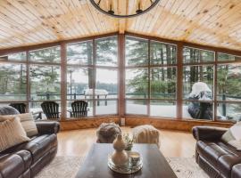 Villa Marina Haven private Waterfront, hotel en Port Carling