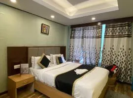 Hotel Mathura Central inn Best Selling Hotel - Free Pick up from Railway Station - Best Rated Area - Unlimited 5g Internet