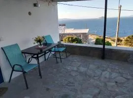 Μπλε του Αιγαίου πάνω από τον Πλατύ Γιαλό!