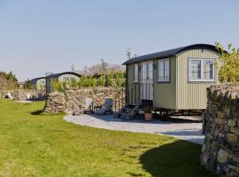 Shepherds Huts at The Cornish Arms, lodge en St Merryn
