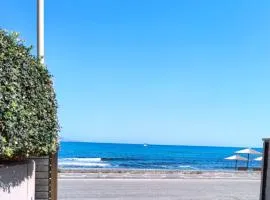 Turquoise Front Sea Apartment