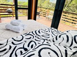 TinyFloresta- Pousada Cachoeira da Neve, hotel in Urubici