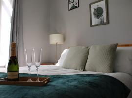 Trendy Apartment in Tralee, hotel i Tralee