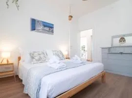 100 meters from the Sea Wi-Fi Center AC Relax Train Station