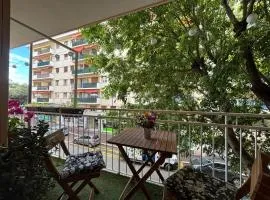 INAYA l 3 pièces l Vieille ville l Centre l Terrasse l Plage