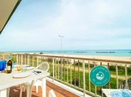 Large balcony overlooking the sea Wi-Fi Parking