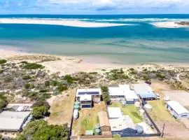 Hide Away at the Murray Mouth
