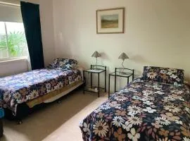 Single Bed Suit Single Traveller