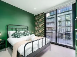 Vibrant Stay with Lakeside Charm in Kingston - Hosted by Canstay