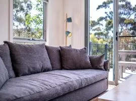 Freycinet Haven- 4-bedroom house at the edge of the National Park & great views of the Hazards!