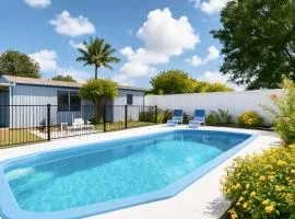 Blue Horizon House with Private Pool. Pet Friendly