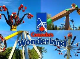 Canada WonderLand Stay-Superb Location