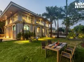 StayVista at The White Canopy with BBQ & Lawn