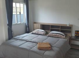 p&d รีสอร์ท อำเภอกุดชุม, hotel en Ban Kham Nam Sang