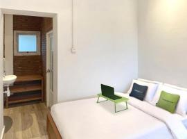 Urbanview Wisma Nirwana Tretes near Cimory Prigen, hotel di Pasuruan