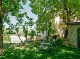 Awesome Apartment In Il Ferrone