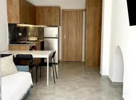 Margie Town, Studio Αpartment