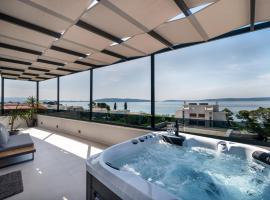 Penthouse FRANITA 50 meters from the beach, Hotel in Kaštela