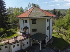 Villa Octogon Câmpina, vila v destinaci Câmpina